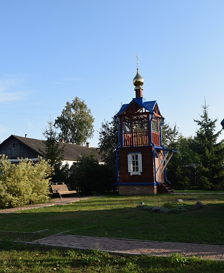 Храм Покрова Пресвятой Богородицы со звонницей в Грушине