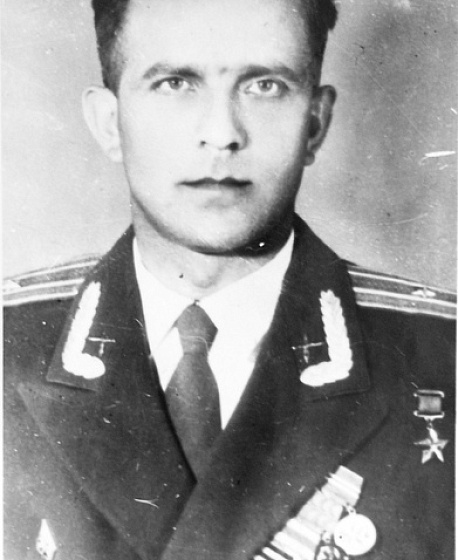 Герой Советского Союза Василий Белозерцев