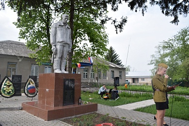Памятник лётчикам в Вишнёвке (братская могила № 91)